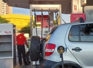 Guerra no Irã faz motorista pagar mais caro no diesel e na gasolina