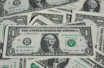 Dólar comercial recua 1,63% e fecha a R$ 5,22 para venda 9 Dólar derrete 1,63% com alívio geopolítico, recuo do petróleo e atuação do Tesouro no mercado de títulos - Times Brasil