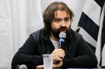 Presidente do Botafogo expressa preocupação com a gestão da SAF e pede união para salvar o clube 1 Presidente do Botafogo social responde torcedor, explica silêncio e fala sobre briga na SAF: ‘Os gringos querem tomar tudo’