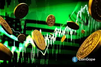 Bitcoin avança 6% e encerra cotação a US$ 69.247 3 Ilustração mostrando moedas douradas de Bitcoin flutuando sobre um gráfico de velas em alta, com fundo verde e bandeira americana estilizada.