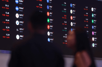 Ibovespa sobe em recuperação com exterior, mas futuro da guerra é fator de cautela