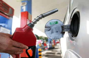Não foi encontrado valor de fechamento ou informações sobre petróleo no conteúdo fornecido. 1 Gasolina beira os R$ 7 em Salvador após reajuste de dois dígitos na Refinaria de Mataripe