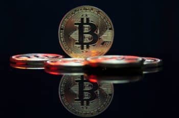 Bitcoin ronda US$ 67 mil e encerra março sem força, sob pressão da guerra no Irã | Criptomoedas