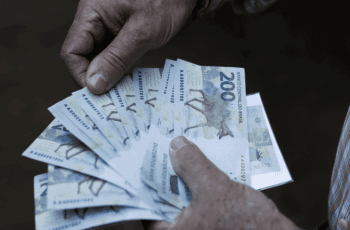 Moedas de R$ 200, cédula lançada pelo Banco Central na pandemia de covid-19