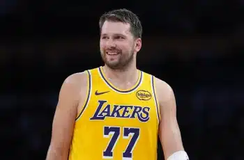 Lakers Superam Rockets com Defesa Forte e Destaque para Dončić em Vitória por 100-92 2 Download app from appStore