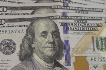 Dólar sobe para R$ 5,16 após escalada de conflito no Oriente Médio