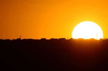 EUA e Canadá iniciam horário de verão no domingo; veja o que muda nos mercados