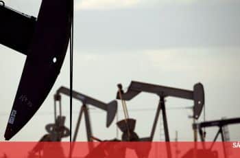 Irão: Barril de petróleo Brent sobe 55% após primeiro mês de guerra - Dinheiro