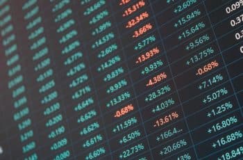 Ibovespa Fecha em Baixa, Mas Acumula Ganho Semanal