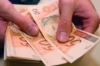 Salário mínimo terá ganho real de 2,3% em 2027 após alta do PIB