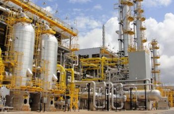 Preço do petróleo abre a US$ 106 com tensão entre EUA e Irã | Tribuna Online