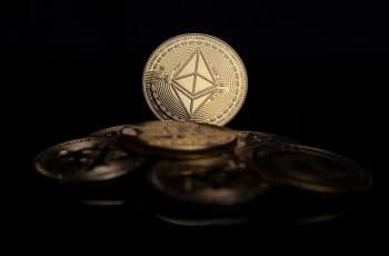 Reservas de Ethereum atingem mínima histórica enquanto 31,6M de tokens deixam as corretoras