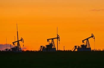 Petróleo brent fecha em queda de quase 3% com otimismo para fim da guerra no Irã