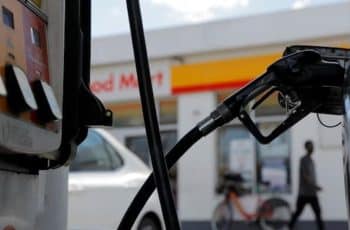 Governo planeja elevar etanol na gasolina para conter impacto da guerra no Oriente Médio nos preços