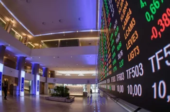 Ibovespa encerra em alta de 2,09%, atingindo 192.201,16 pontos, maior fechamento da história 1 Ibovespa fecha em alta histórica com cessar-fogo