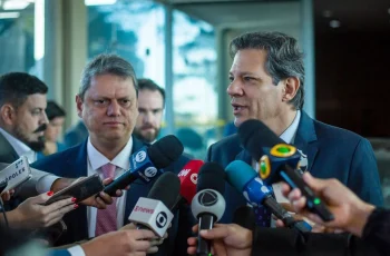 Tarcísio de Freitas lidera pesquisa para reeleição em São Paulo com 47,8% dos votos válidos, segundo Paraná Pesquisas 3 A disputa entre Tarcísio e Haddad pelo governo de São Paulo, segundo o Paraná Pesquisas – CartaCapital