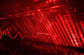 O dólar à vista recuou 0,10%, fechando a R$ 4,99 (Imagem: Shutterstock)