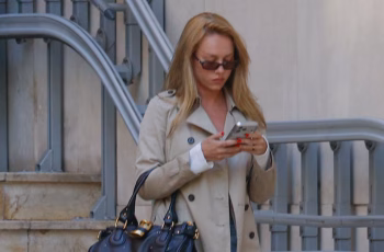 Ester Expósito e Kylian Mbappé são flagrados juntos em Madrid, aumentando rumores de relacionamento sério 6 las últimas fotos de la pareja en su plan más cotidiano, entre abrazos y café