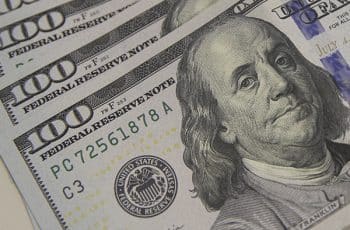 Dólar fecha em alta e Bolsa cai firme com dados de emprego dos EUA abaixo do esperado