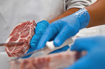Alta no preço do boi leva frigoríficos a reduzir produção no país
