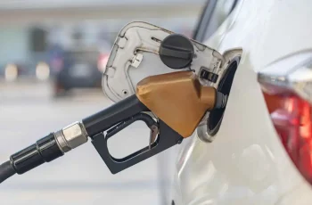 Petróleo Brent fecha em US$ 94,33, com queda de 1,66% nesta sexta-feira 2 Diesel tem a primeira baixa de preço desde o início da guerra no Oriente Médio - Negócios