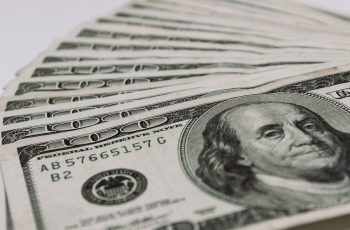 Com dólar a R$ 5, onde comprar a moeda mais barato? Veja o comparativo