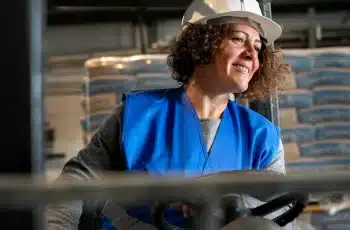 Taxa de desocupação no Nordeste atinge 7,1% em 2025, menor desde 2012, segundo FGV IBRE 3 Nordeste registra menor desemprego da história; saiba mais