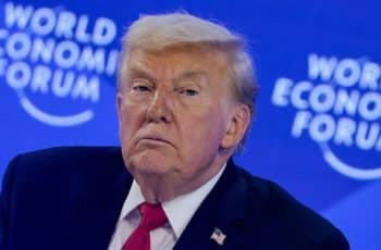 Trump sugere que EUA podem reabrir Estreito de Ormuz à força