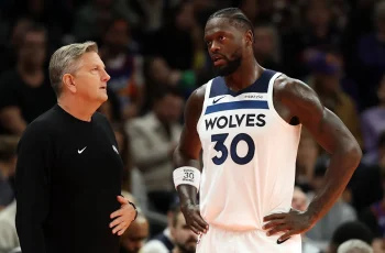 Julius Randle tem desempenho abaixo das expectativas em playoffs, Timberwolves à beira da eliminação 9 Why Does Chris Finch Refuse to Call Out Julius Randle's Horrific Play?