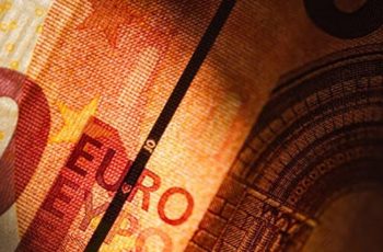 Euro recua para 29.806 VND na compra e 31.378 VND na venda em 18 de maio 11 Preços do ouro nesta tarde, 18 de maio de 2026: preço do ouro em SJC, preço do anel de ouro 9999 e preço mundial do ouro.