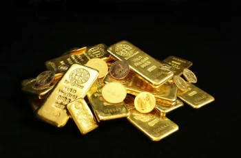 Ouro encerra em queda de 1% a US$ 4.511,20 por onça-troy nesta terça-feira (19) 2 Ouro fecha em queda com avanço dos Treasuries e incerteza sobre guerra - Times Brasil