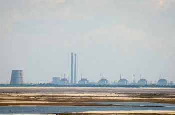 Drone ucraniano atinge usina nuclear de Zaporíjia em ataque classificado como deliberado pela Rosatom 4 Drone da Ucrânia atinge usina de Zaporíjia, diz Rússia - 30/05/2026 - Mundo