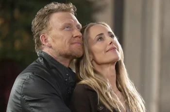 Kevin McKidd e Kim Raver se despedem de Grey’s Anatomy após a 22ª temporada com final feliz para seus personagens. 11 'Grey's Anatomy' Owen and Teddy Exits Explained as 'Painful' Decision