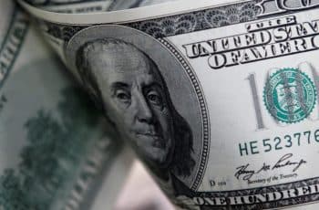 Dólar inicia o dia atento ao cenário político no Brasil e ao encontro entre Xi e Trump
