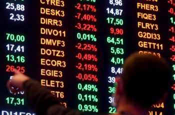Ibovespa fecha em alta apoiado por exterior