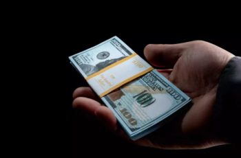 Dólar recua e encerra a R$ 5,4420 após alta de 0,55% na quinta-feira 1 Dólar hoje: moeda abre o dia com tendência de queda