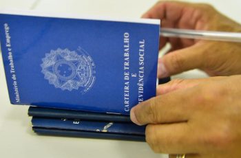 Taxa de desemprego fica em 5,4% no trimestre encerrado em janeiro, diz IBGE