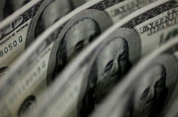 Dólar cai a R$ 4,91 e atinge menor valor em 2 anos