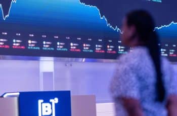 Ibovespa encerra abril no ‘zero’, mas ano segue positivo com o capital estrangeiro
