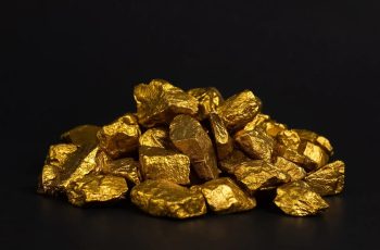Ouro avança 3,27% e fecha a US$ 3.346,4 por onça-troy 3 Ouro fecha em alta de 3% e renova recorde com fuga para ativos seguros