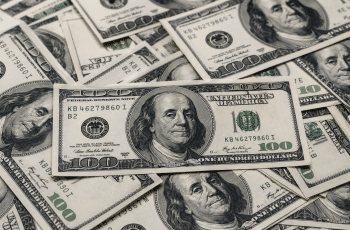 Dólar fecha em leve queda a R$ 4,89