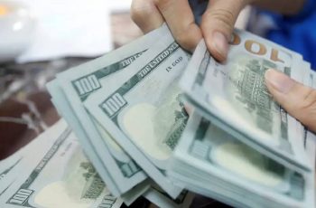 Dólar supera R$ 5 e bolsa despenca após tensão no mercado