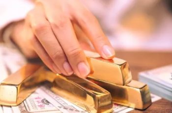 Ouro avança 1,27% e fecha a US$ 2.463,30 por onça-troy na Comex 6 Ouro fecha em alta enquanto temores de recessão nos EUA diminuem
