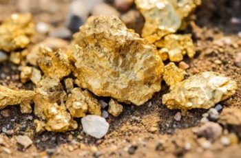 Ouro fecha em alta a US$ 3.313,50 por onça-troy com fraqueza do dólar e tensões geopolíticas 8 Ouro fecha em alta, mas dúvidas sobre juros do Fed ficam no radar