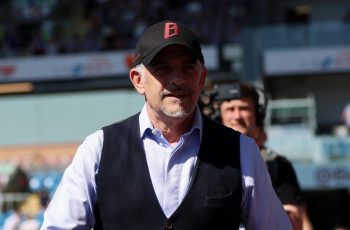 Burnley inicia processo de seleção para novo treinador após temporada decepcionante na Premier League 4 Alan Pace shares end of season message ahead of Burnley's final game