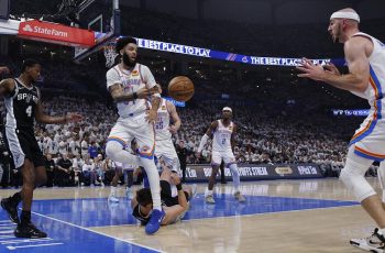 Kenrich Williams Brilha em Jogo 5 e Ajuda Oklahoma City Thunder a Vencer San Antonio Spurs 12 Kenrich Williams Returns to OKC Thunder Rotation in Game 5 Win