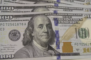Dólar fecha em alta; Bolsa tem dia de estabilidade