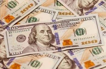 Dólar fecha estável a R$ 4,89 com tensões no Oriente Médio