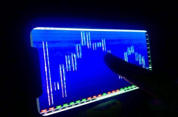 Petróleo Brent sobe 1,3% e atinge US$ 110 por barril em meio a tensões entre EUA e Irã 6 Impactos da Crise no Preço do Petróleo e Bolsa Brasileira