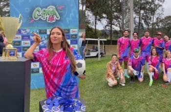 Patrícia Abravanel "contrata" Alexandre Pato, vira atacante e leva bronca: "Tá atrasada"
